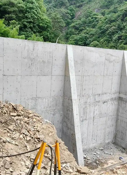 张家口宣化县重力式挡土墙